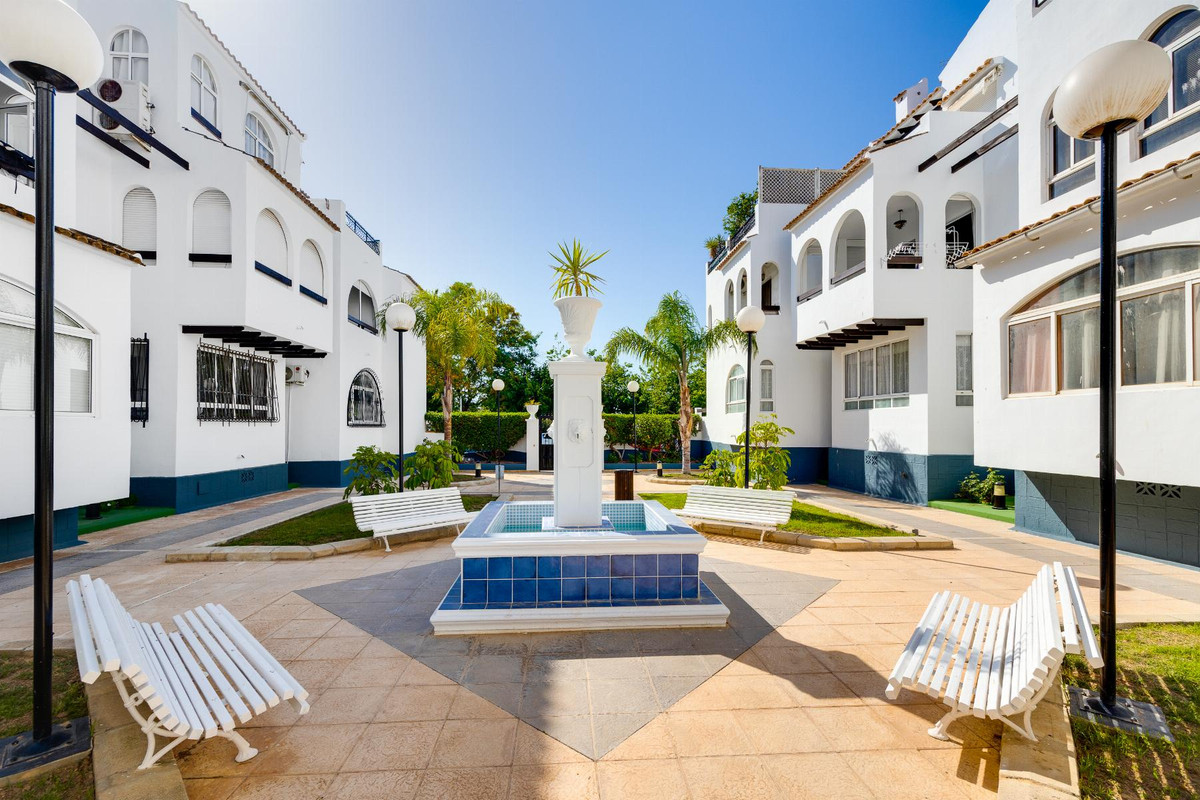 Se vende Bungalow de 2 dormitorios en Costa Blanca, Alicante, España