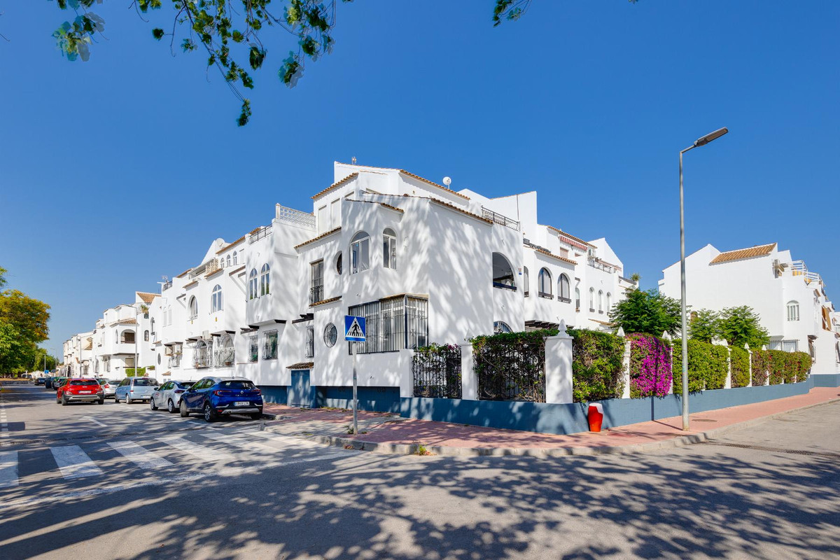 Se vende Bungalow de 2 dormitorios en Costa Blanca, Alicante, España