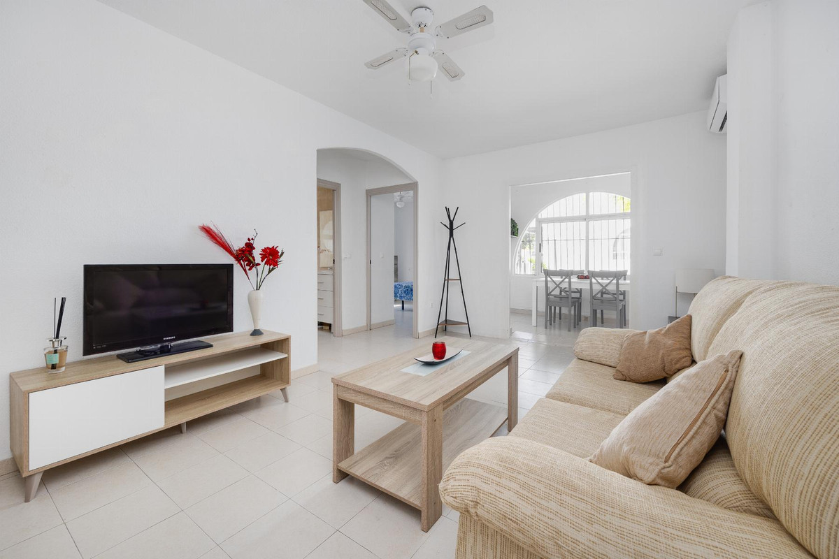 Se vende Bungalow de 2 dormitorios en Costa Blanca, Alicante, España