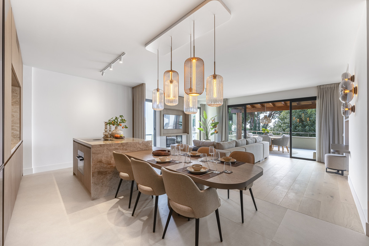 3 Bed Apartment for sale in The Golden Mile Costa Del Sol, Málaga, Spain