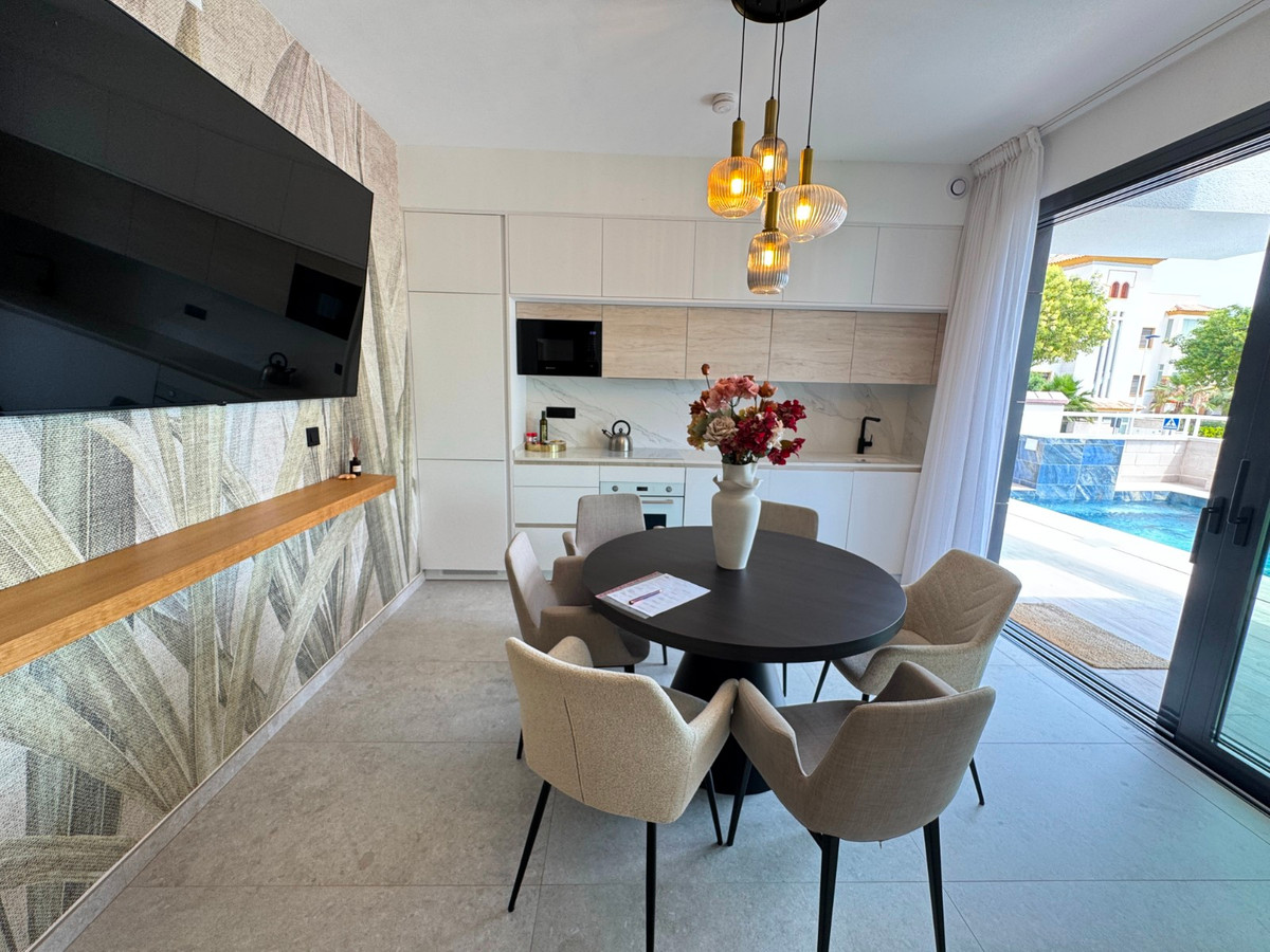 3 Bed Apartment for sale in Guardamar Del Segura Costa Blanca, Alicante, Spain