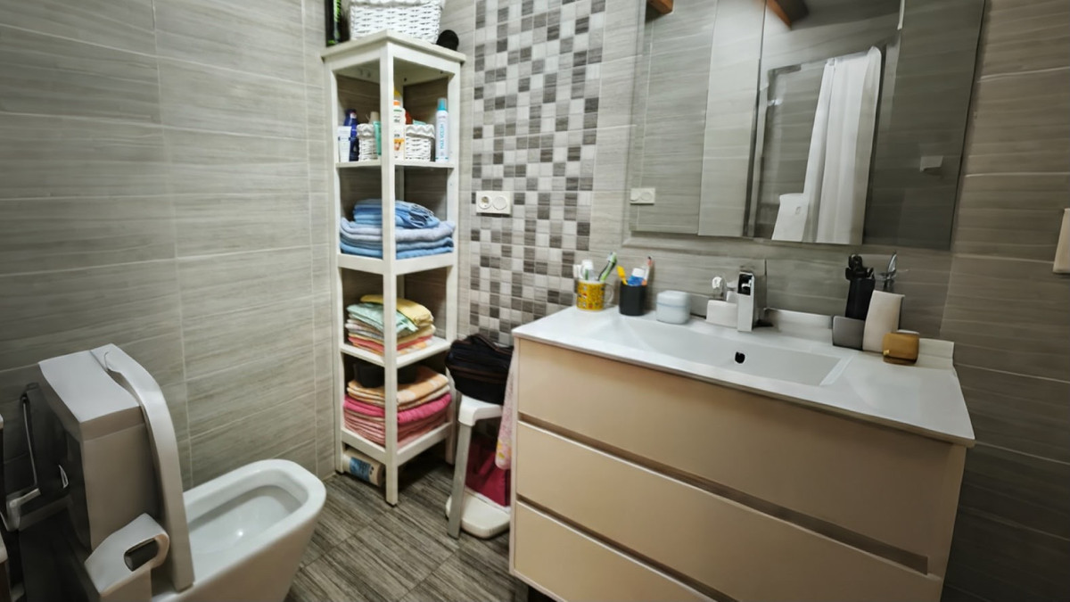 2 Bed Apartment for sale in Guardamar Del Segura Costa Blanca, Alicante, Spain