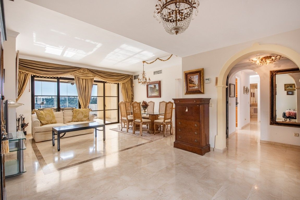 3 Bed Apartment for sale in Benahavís Costa Del Sol, Málaga, Spain