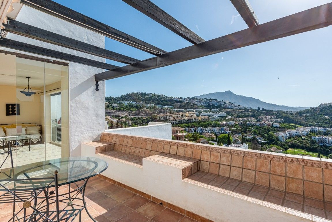 3 Bed Apartment for sale in Benahavís Costa Del Sol, Málaga, Spain