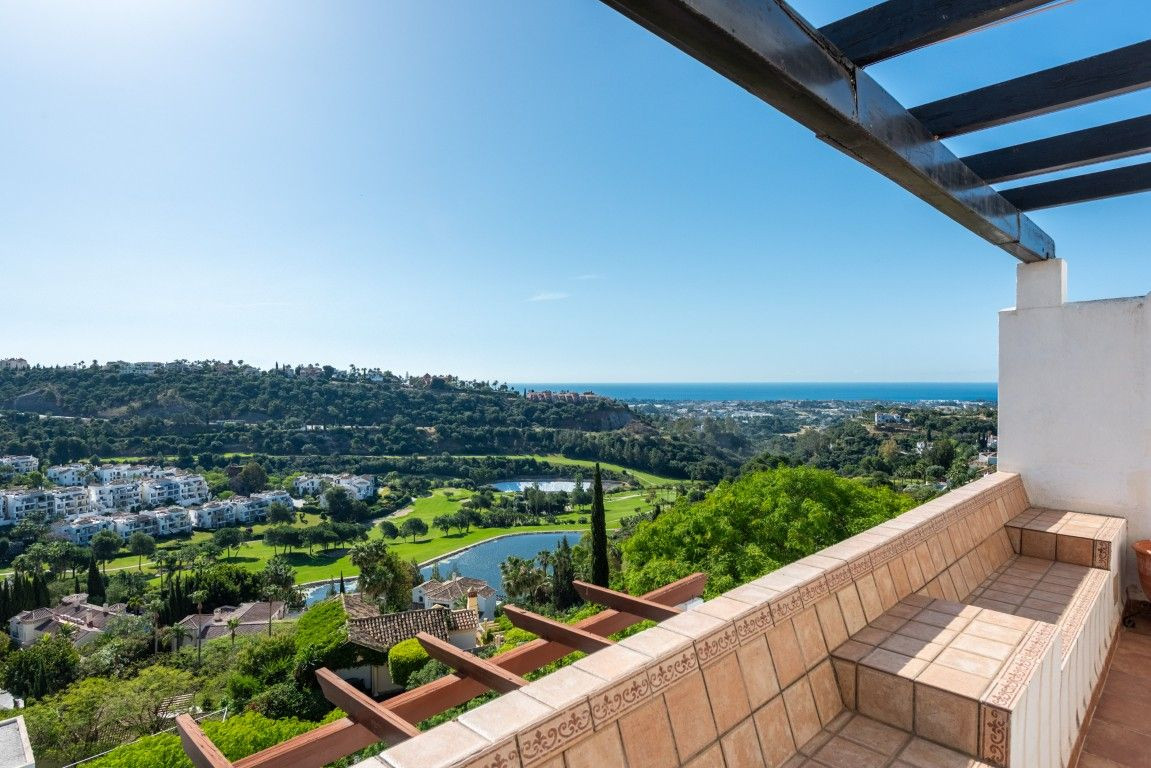 3 Bed Apartment for sale in Benahavís Costa Del Sol, Málaga, Spain