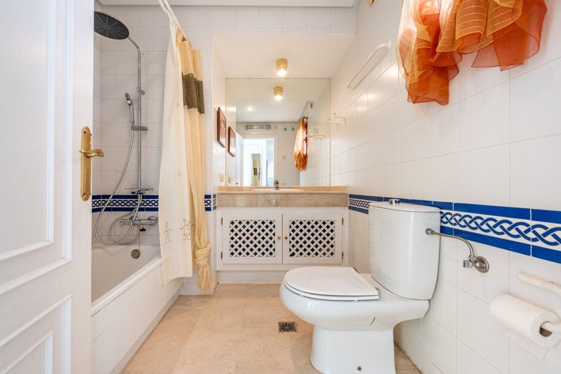 3 Bed Apartment for sale in Benahavís Costa Del Sol, Málaga, Spain