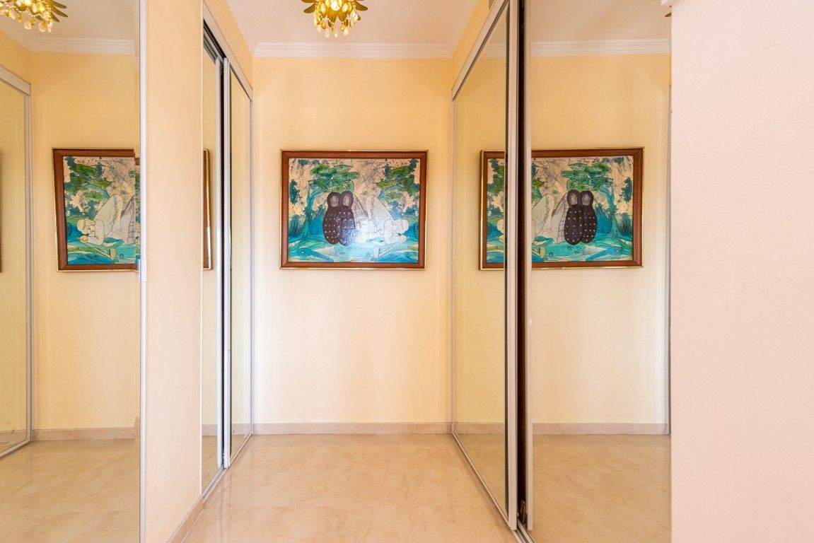 3 Bed Apartment for sale in Benahavís Costa Del Sol, Málaga, Spain