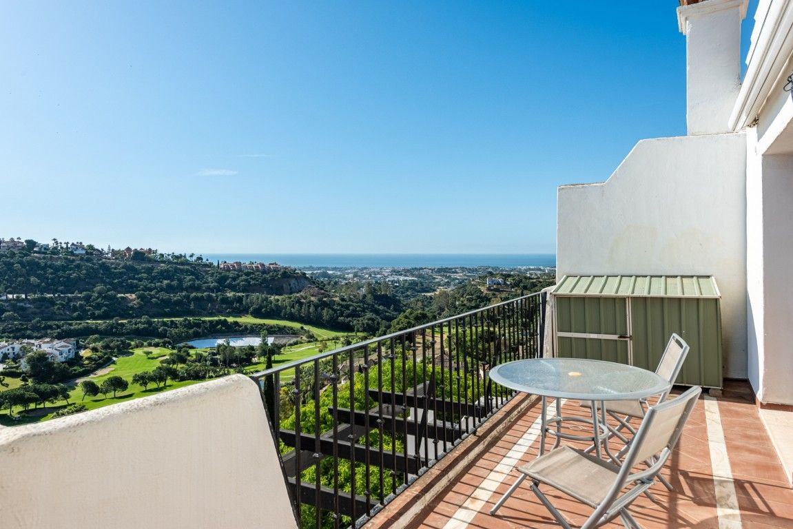 3 Bed Apartment for sale in Benahavís Costa Del Sol, Málaga, Spain