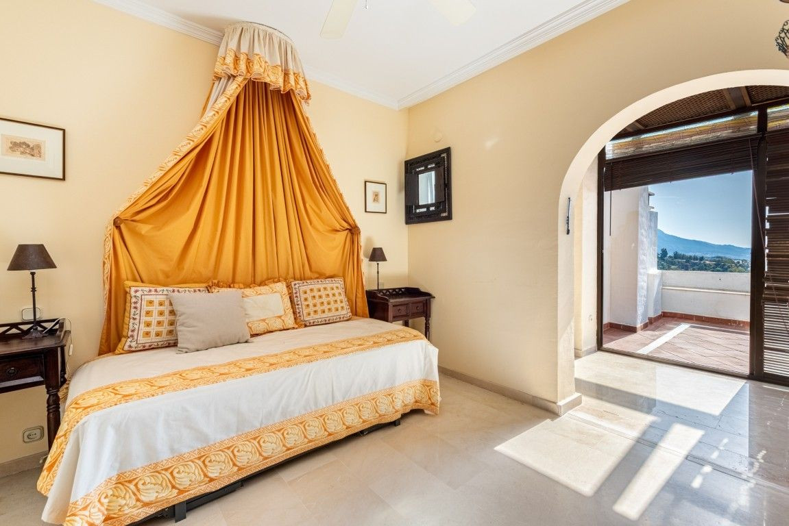 3 Bed Apartment for sale in Benahavís Costa Del Sol, Málaga, Spain