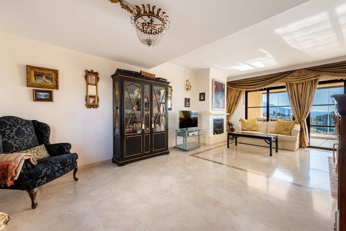 3 Bed Apartment for sale in Benahavís Costa Del Sol, Málaga, Spain