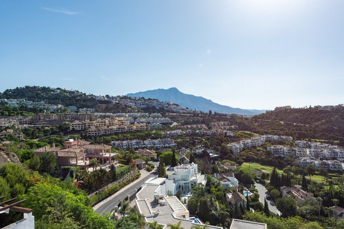 3 Bed Apartment for sale in Benahavís Costa Del Sol, Málaga, Spain