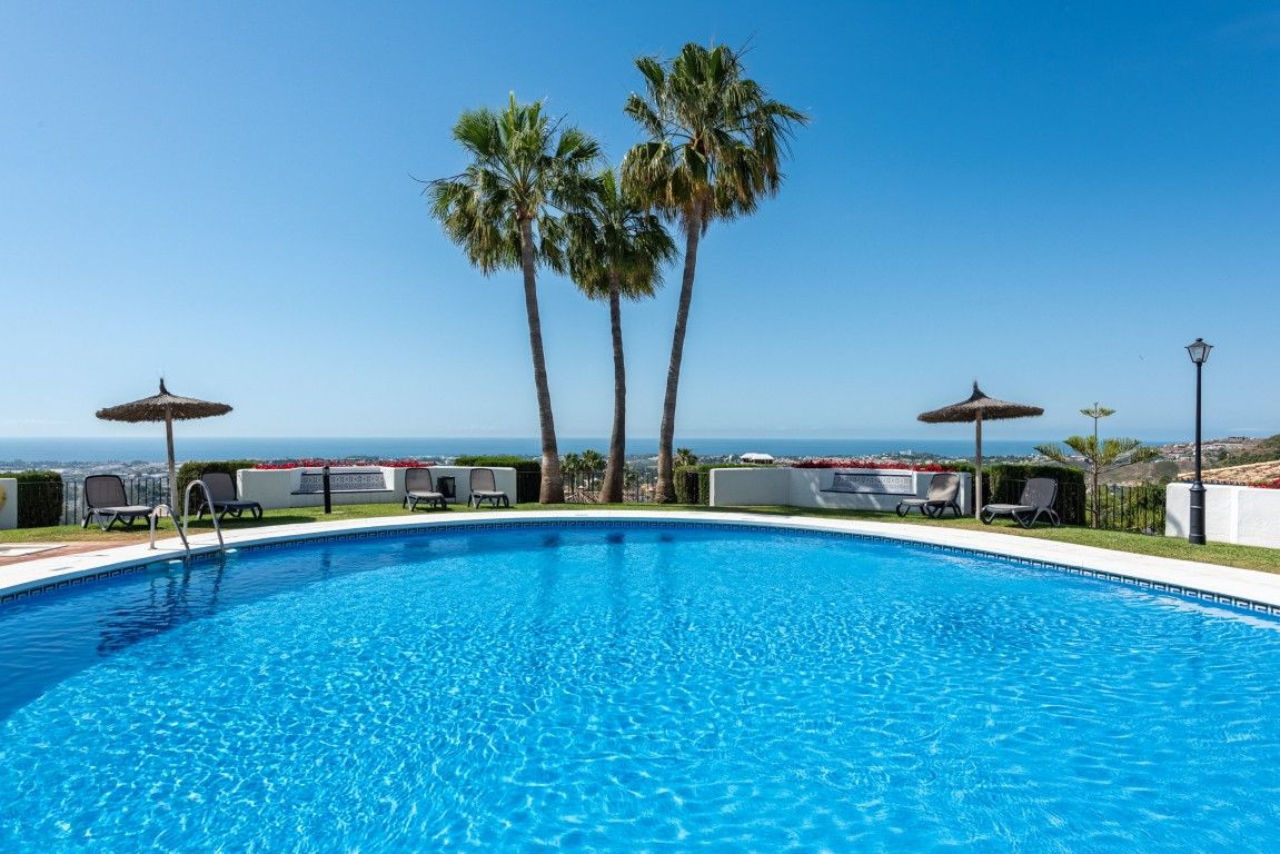 3 Bed Apartment for sale in Benahavís Costa Del Sol, Málaga, Spain