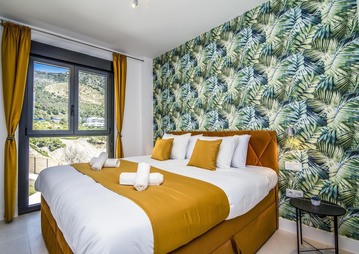 3 Bed Apartment for sale in Fuengirola Costa Del Sol, Málaga, Spain