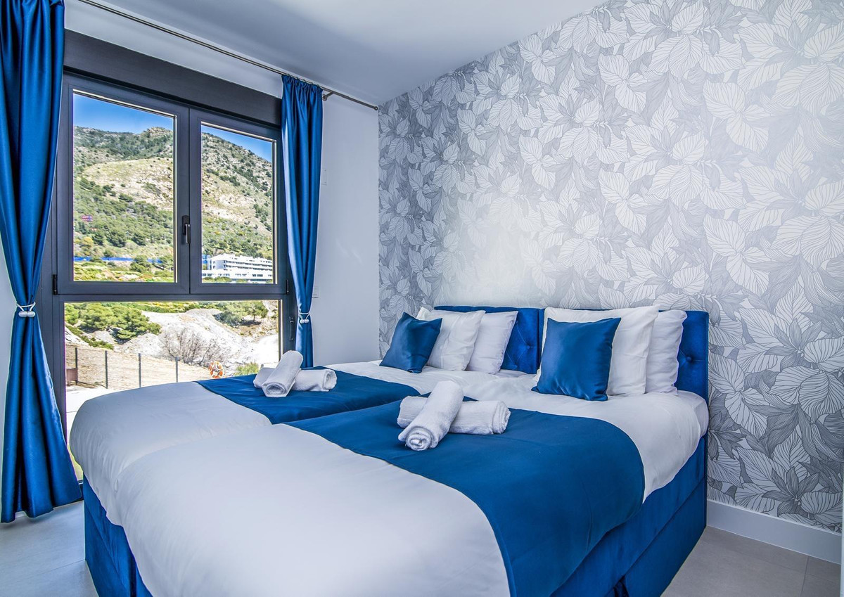 3 Bed Apartment for sale in Fuengirola Costa Del Sol, Málaga, Spain