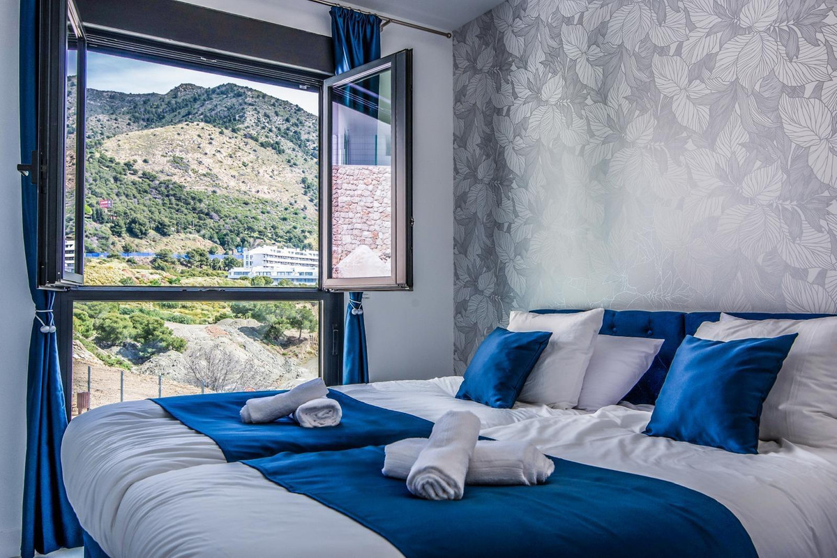 3 Bed Apartment for sale in Fuengirola Costa Del Sol, Málaga, Spain