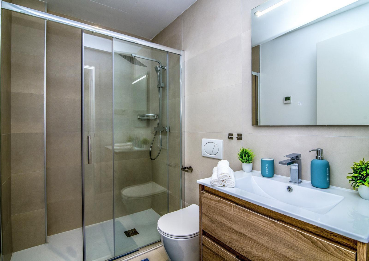 3 Bed Apartment for sale in Fuengirola Costa Del Sol, Málaga, Spain