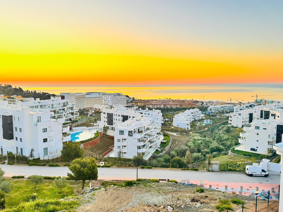 3 Bed Apartment for sale in Fuengirola Costa Del Sol, Málaga, Spain