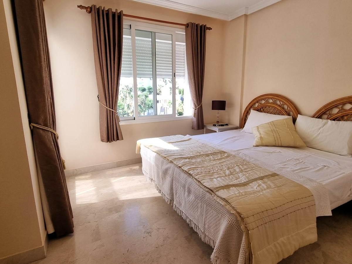 Se vende Apartamento en Planta Última de 2 dormitorios en Costa Del Sol, Málaga, España