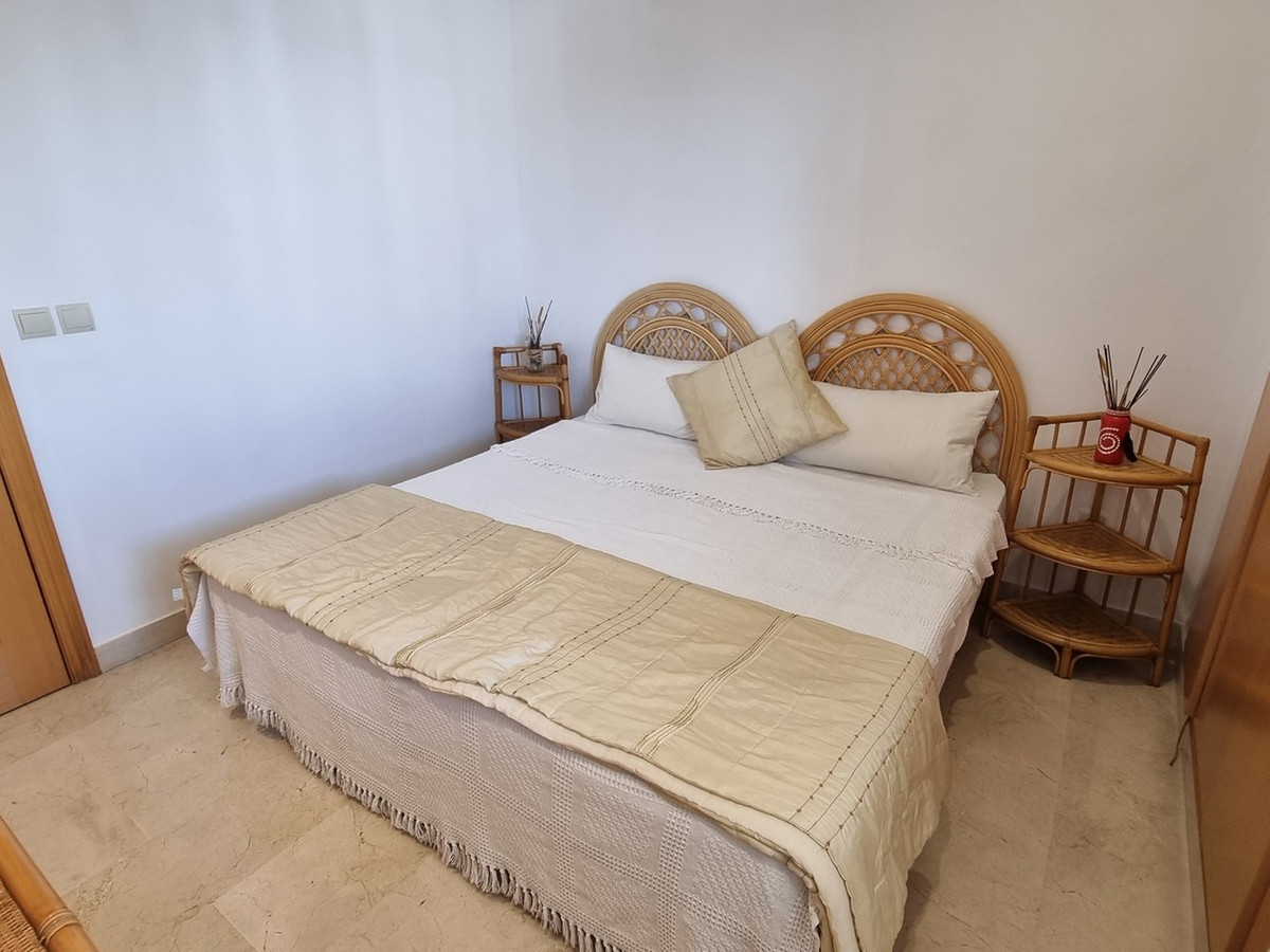 Se vende Apartamento en Planta Última de 2 dormitorios en Costa Del Sol, Málaga, España
