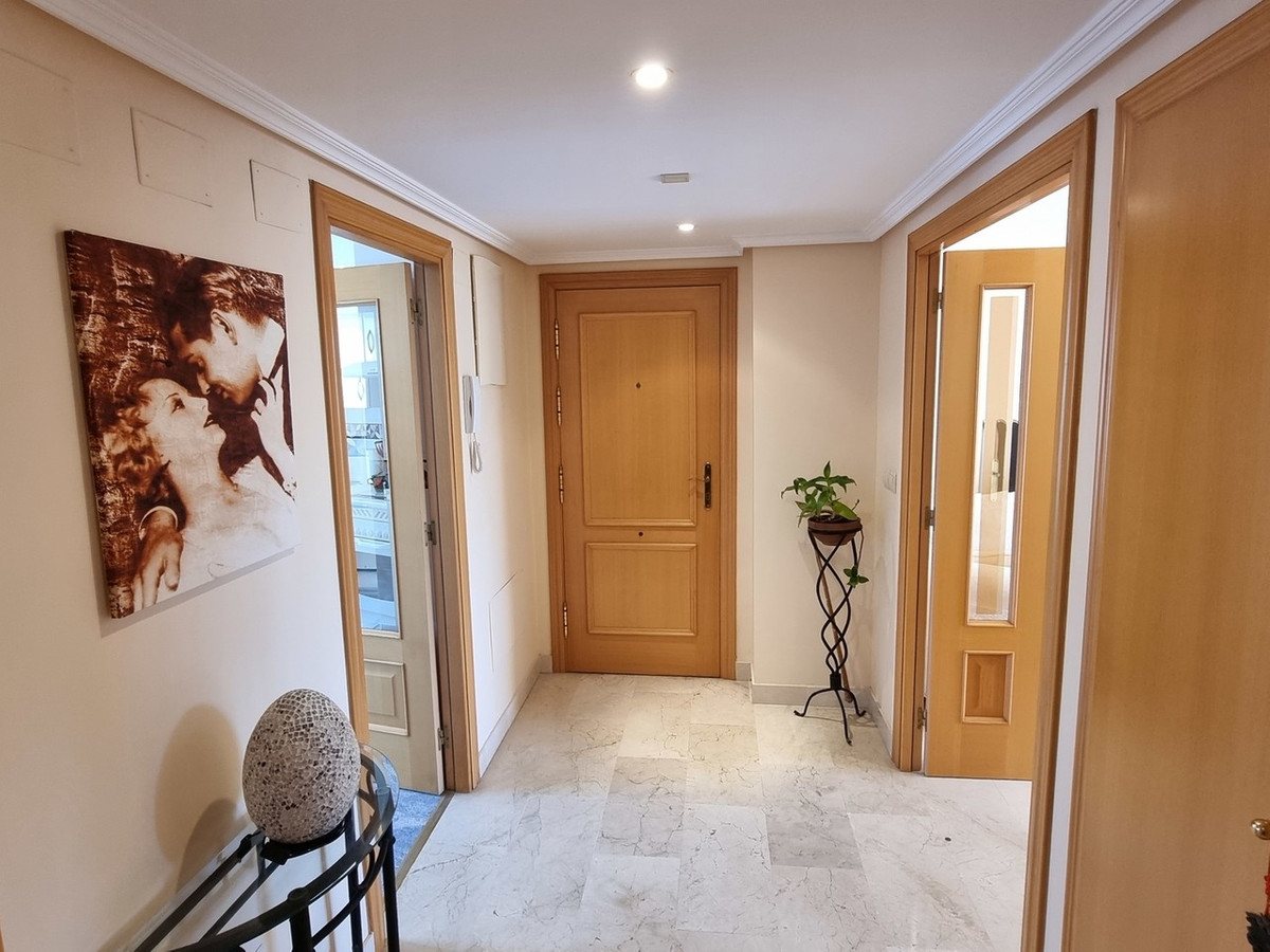 Se vende Apartamento en Planta Última de 2 dormitorios en Costa Del Sol, Málaga, España