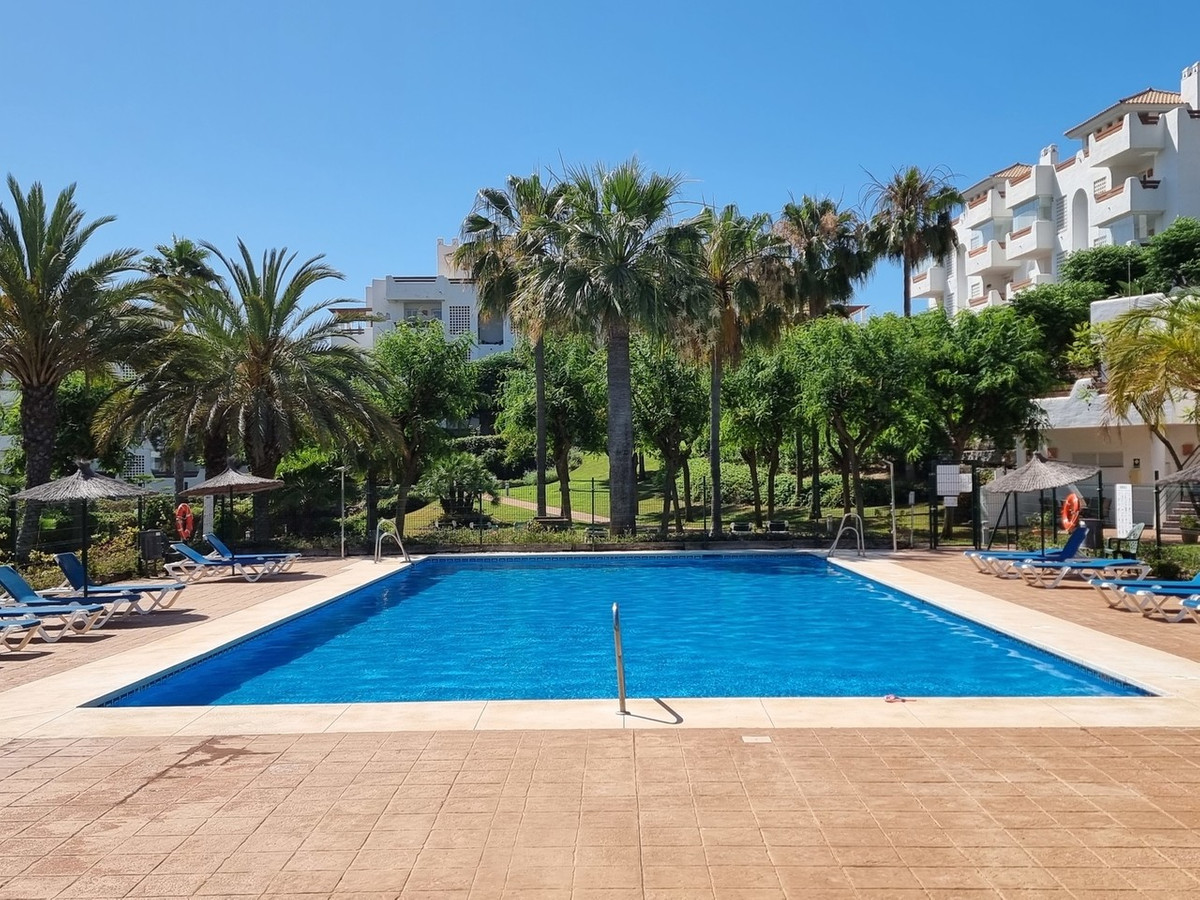 Se vende Apartamento en Planta Última de 2 dormitorios en Costa Del Sol, Málaga, España