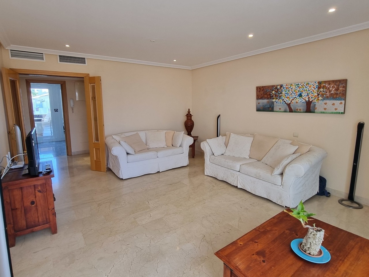 Se vende Apartamento en Planta Última de 2 dormitorios en Costa Del Sol, Málaga, España