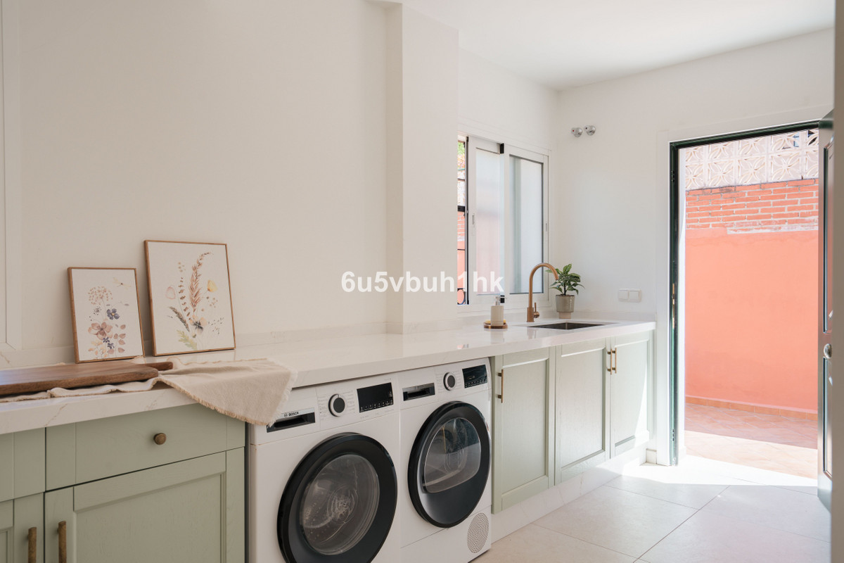 5 Bed Townhouse for sale in Alhaurín De La Torre Costa Del Sol, Málaga, Spain