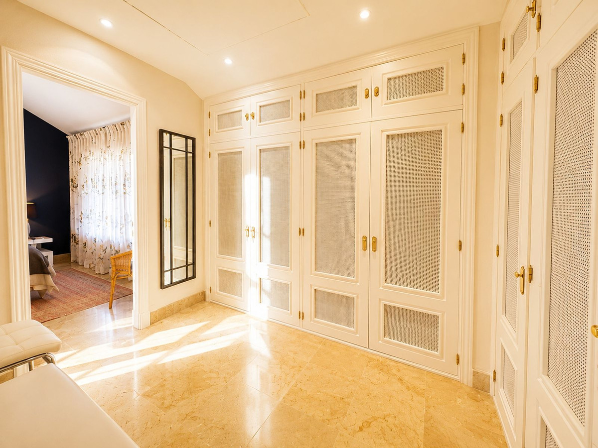 3 Bed Apartment for sale in Los Flamingos Costa Del Sol, Málaga, Spain