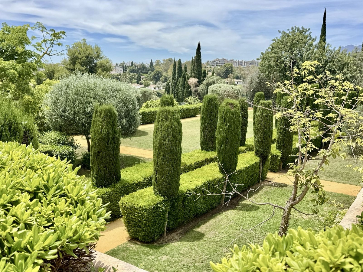 3 Bed Apartment for sale in Los Flamingos Costa Del Sol, Málaga, Spain