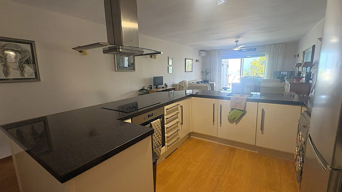 Se vende Apartamento Planta Media de 3 dormitorios en Costa Del Sol, Málaga, España