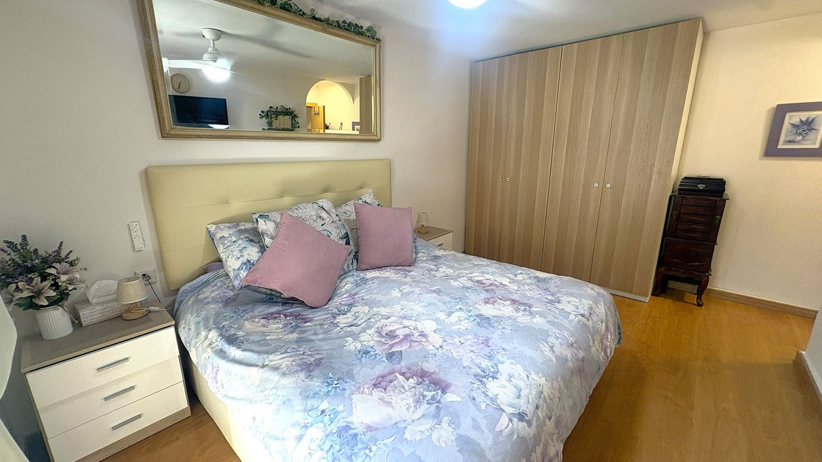 Se vende Apartamento Planta Media de 3 dormitorios en Costa Del Sol, Málaga, España