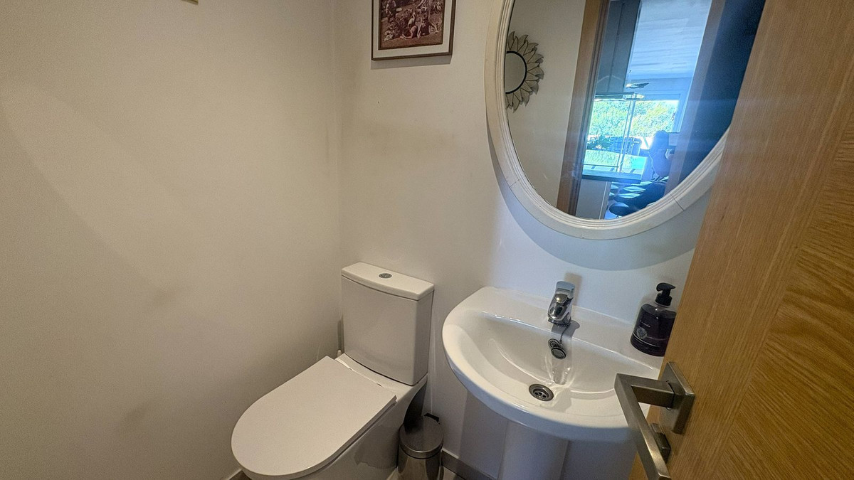 Se vende Apartamento Planta Media de 3 dormitorios en Costa Del Sol, Málaga, España