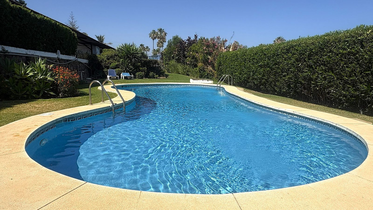 Se vende Apartamento Planta Media de 3 dormitorios en Costa Del Sol, Málaga, España