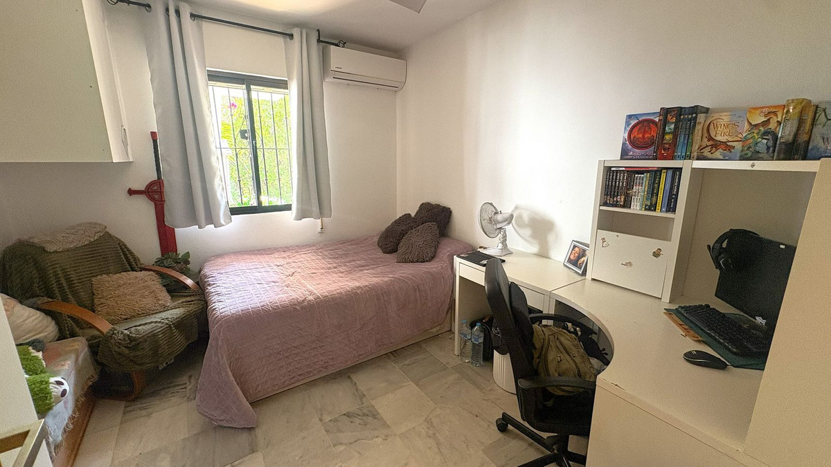Se vende Apartamento Planta Media de 3 dormitorios en Costa Del Sol, Málaga, España