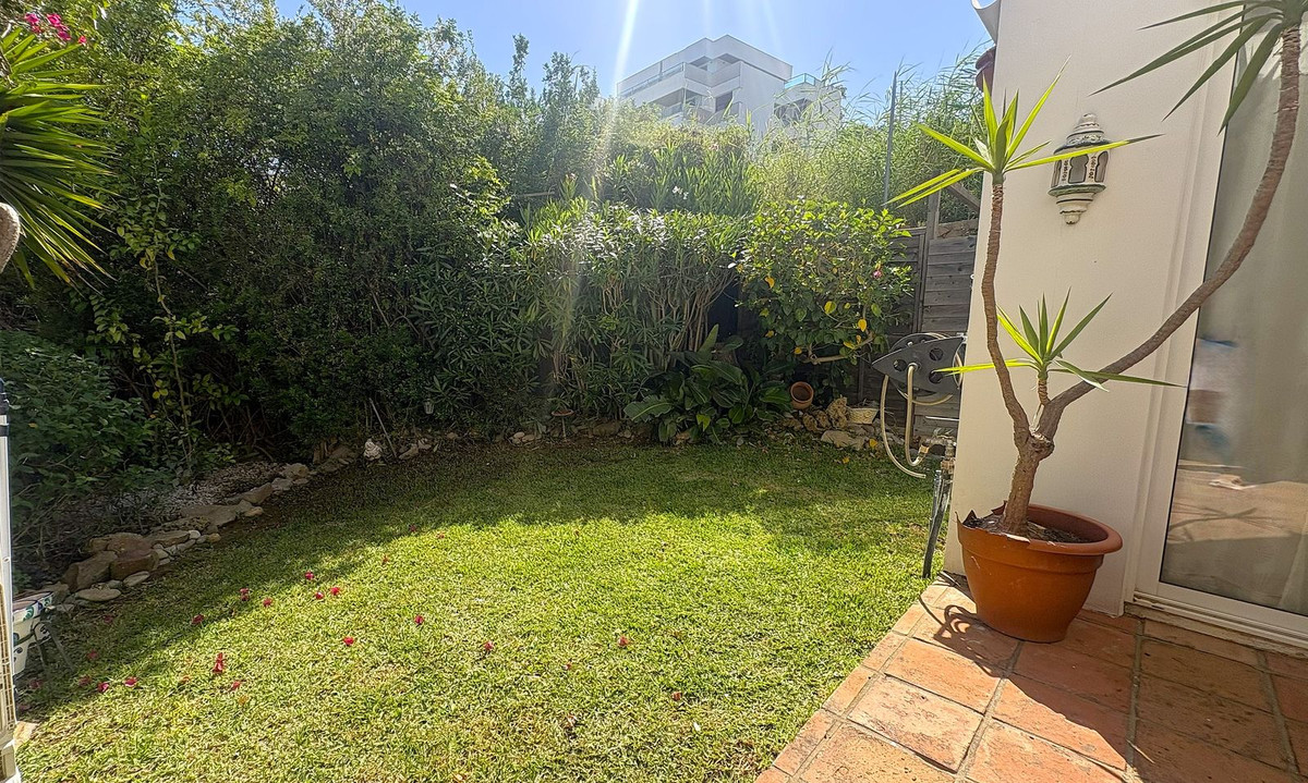 Se vende Apartamento Planta Media de 3 dormitorios en Costa Del Sol, Málaga, España