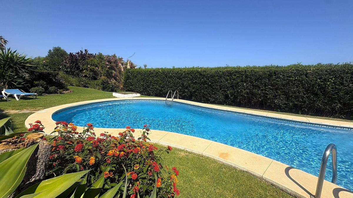 Se vende Apartamento Planta Media de 3 dormitorios en Costa Del Sol, Málaga, España
