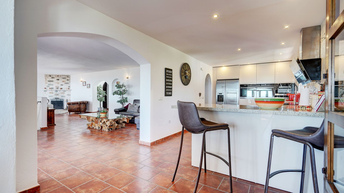 5 Bed Townhouse for sale in Mijas Costa Del Sol, Málaga, Spain