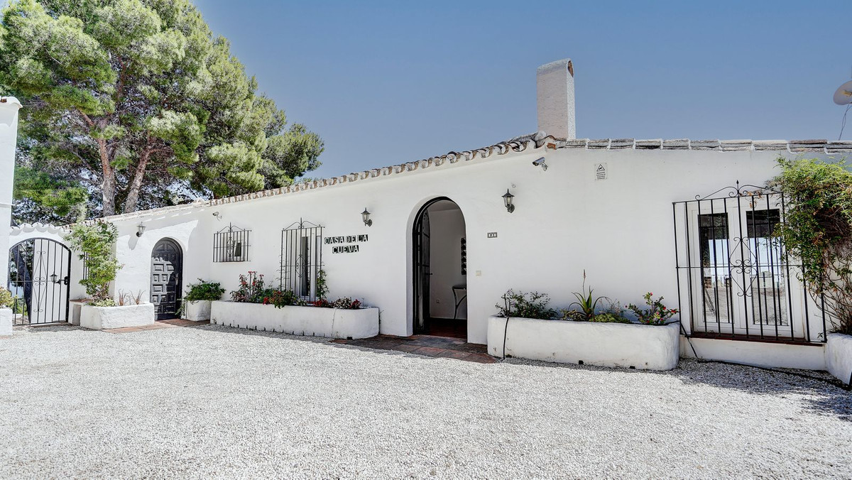 5 Bed Townhouse for sale in Mijas Costa Del Sol, Málaga, Spain