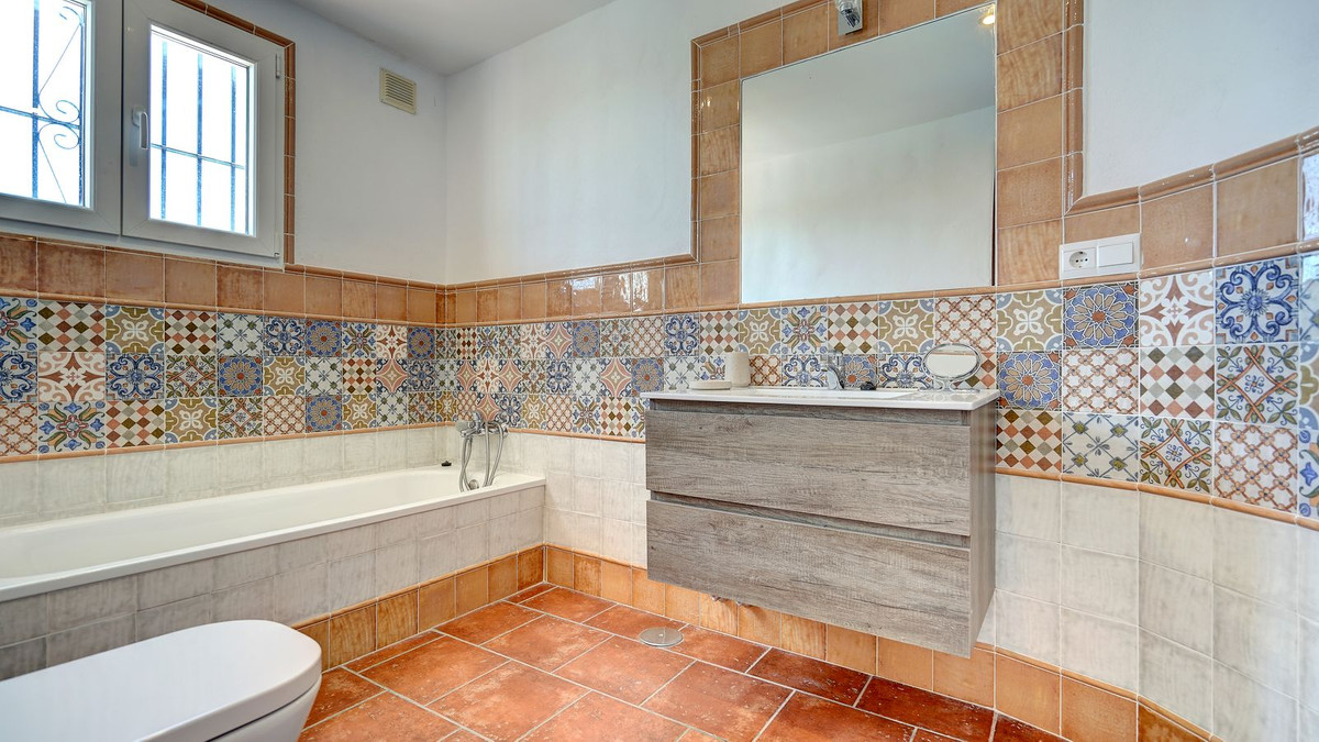 5 Bed Townhouse for sale in Mijas Costa Del Sol, Málaga, Spain