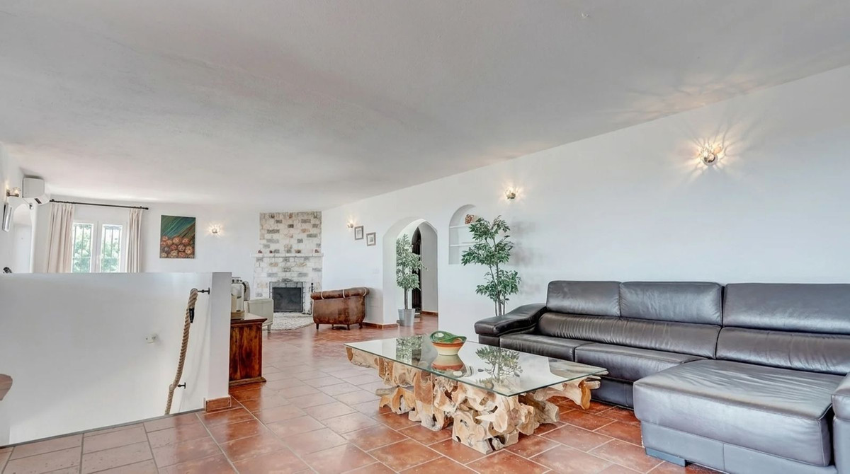5 Bed Townhouse for sale in Mijas Costa Del Sol, Málaga, Spain