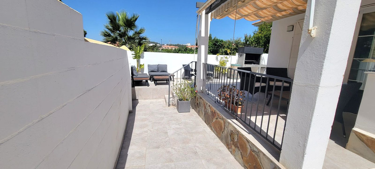 Se vende Villa - Chalet de 3 dormitorios en Costa Del Sol, Málaga, España