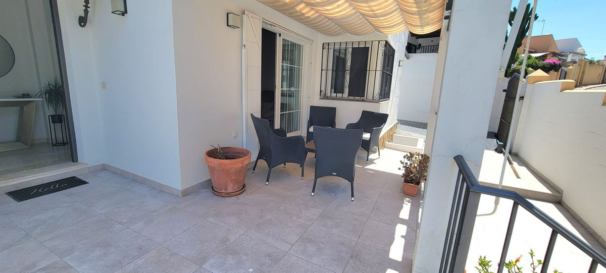 Se vende Villa - Chalet de 3 dormitorios en Costa Del Sol, Málaga, España
