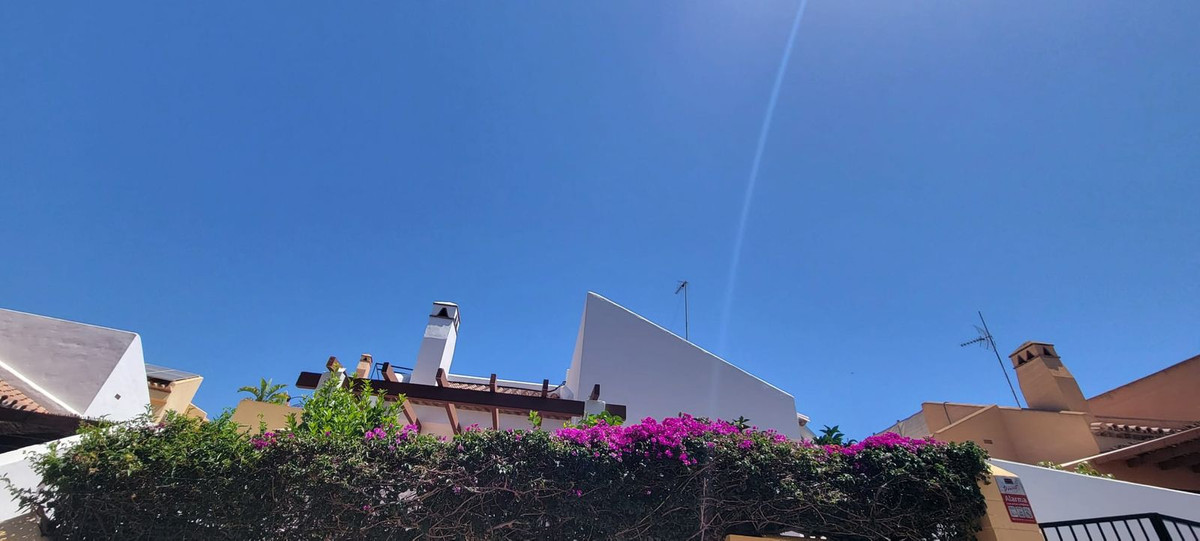 Se vende Villa - Chalet de 3 dormitorios en Costa Del Sol, Málaga, España