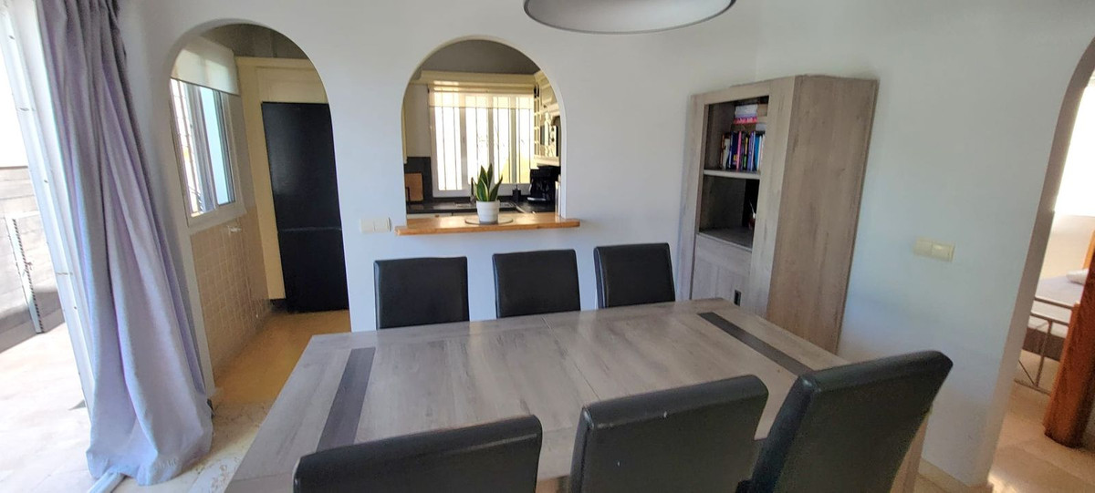 Se vende Villa - Chalet de 3 dormitorios en Costa Del Sol, Málaga, España