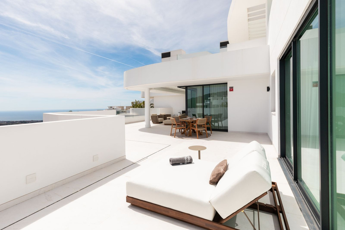 3 Bed Apartment for sale in Marbella Costa Del Sol, Málaga, Spain
