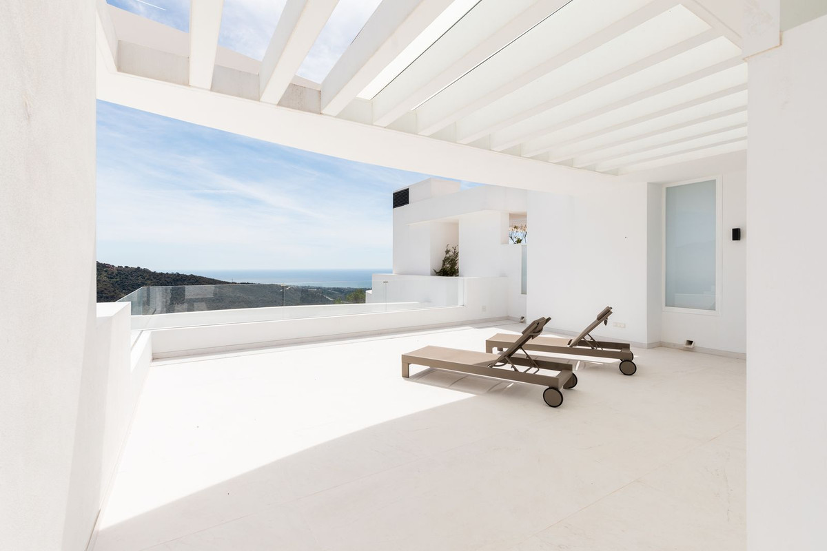 3 Bed Apartment for sale in Marbella Costa Del Sol, Málaga, Spain
