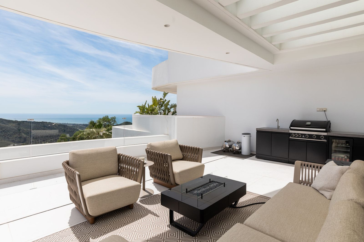 3 Bed Apartment for sale in Marbella Costa Del Sol, Málaga, Spain