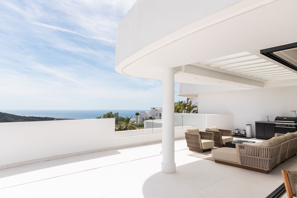 3 Bed Apartment for sale in Marbella Costa Del Sol, Málaga, Spain