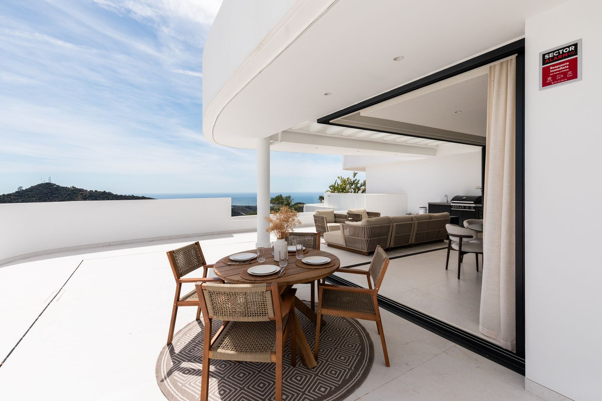 3 Bed Apartment for sale in Marbella Costa Del Sol, Málaga, Spain