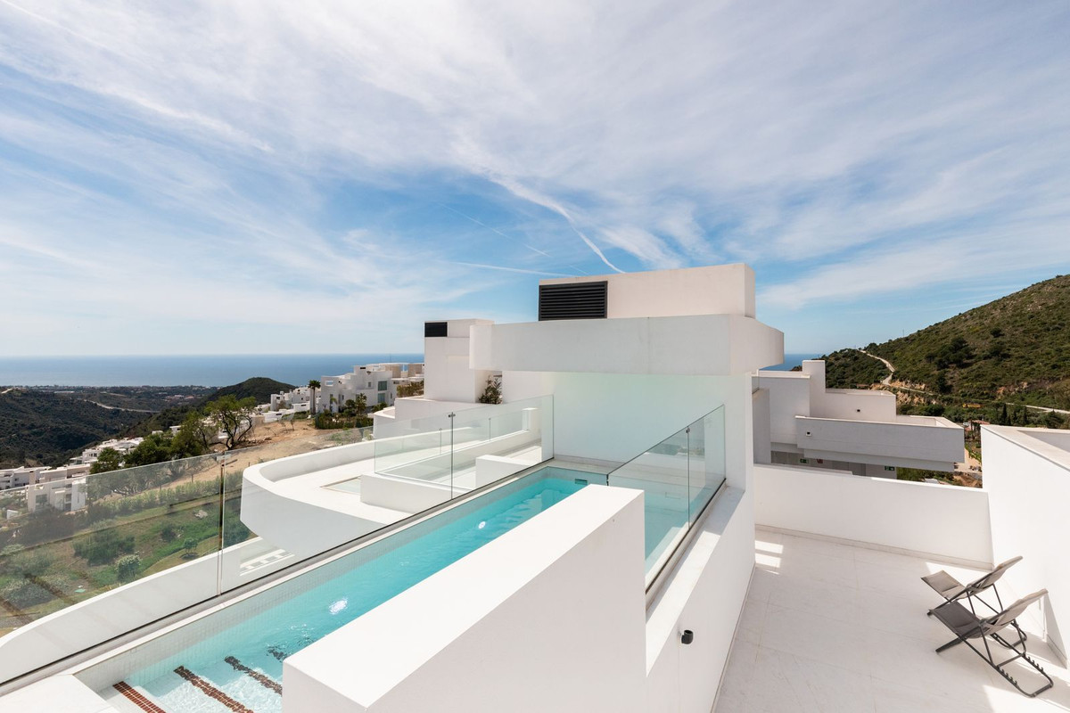 3 Bed Apartment for sale in Marbella Costa Del Sol, Málaga, Spain